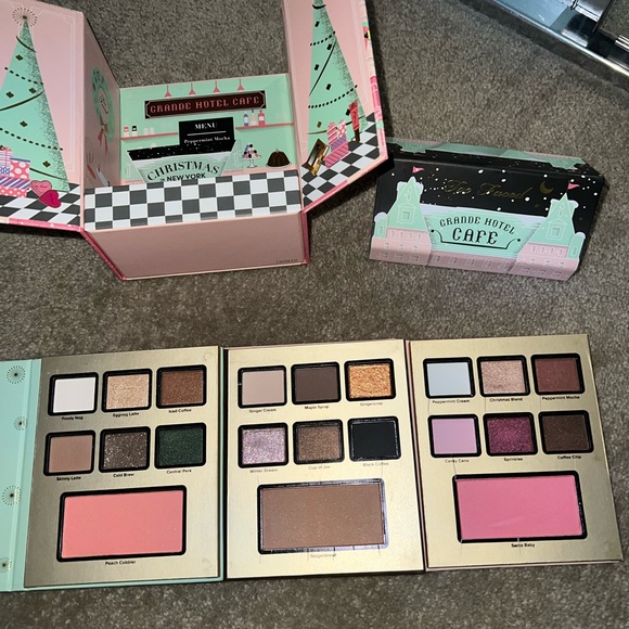 Limited Edition TooFaced Grande Hotel Palette Set - Picture 3 of 5